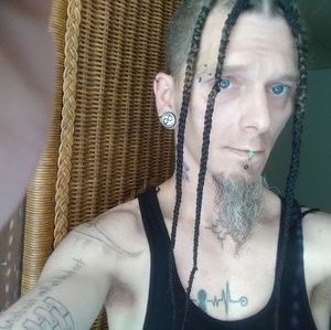 Meet your Posher, Damon